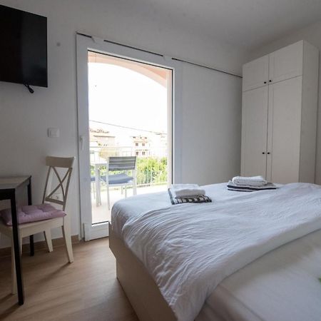 Charming Apartments Duce โอมิช ภายนอก รูปภาพ