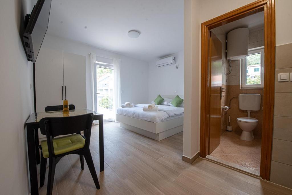 Charming Apartments Duce โอมิช ภายนอก รูปภาพ