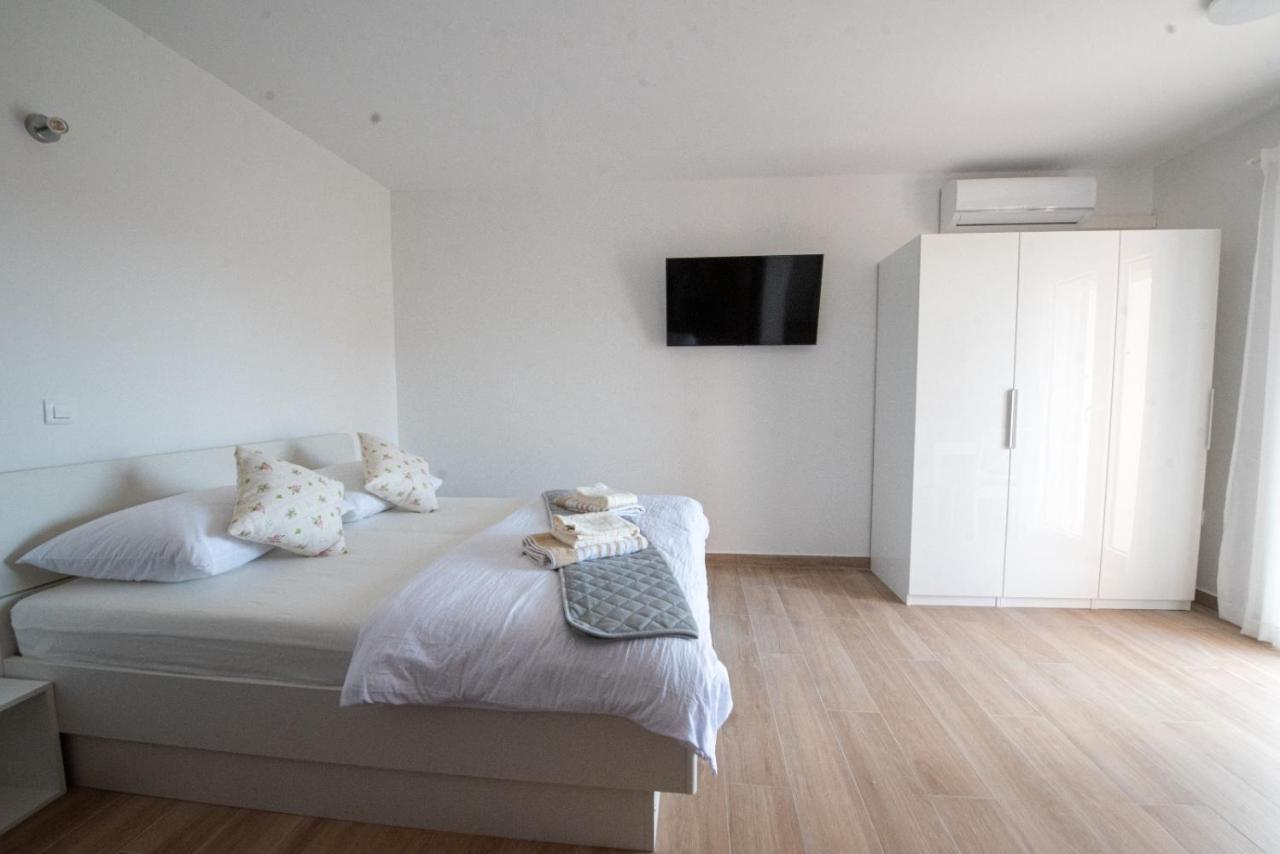 Charming Apartments Duce โอมิช ภายนอก รูปภาพ