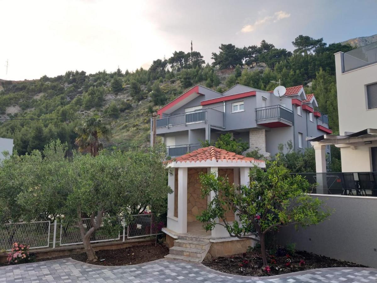 Charming Apartments Duce โอมิช ภายนอก รูปภาพ